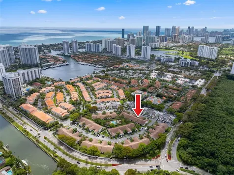 21244 Harbor Way Aventura FL 33180