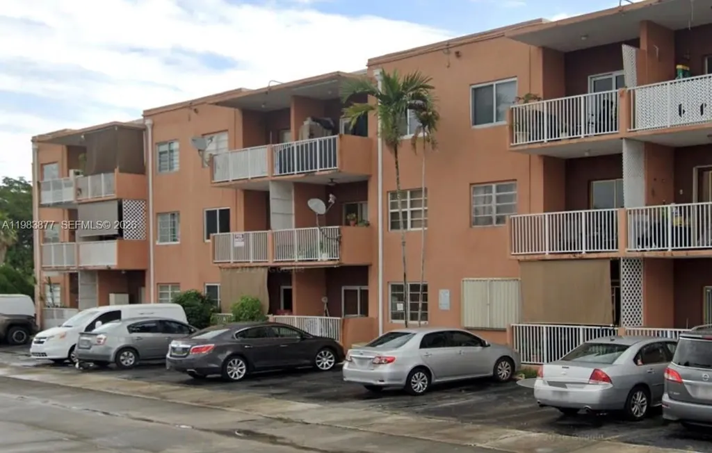 6850 W 16th Drive Hialeah FL 33014