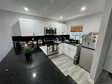 6850 W 16th Drive Hialeah FL 33014