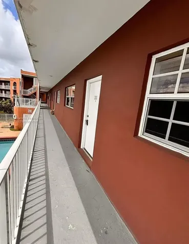 6850 W 16th Drive Hialeah FL 33014