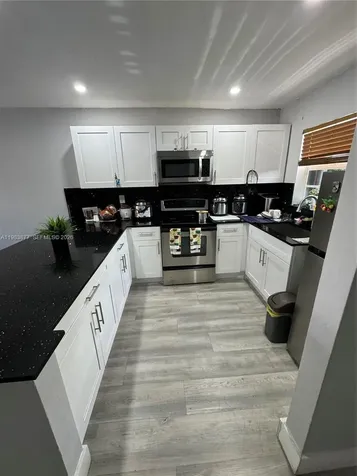 6850 W 16th Drive Hialeah FL 33014