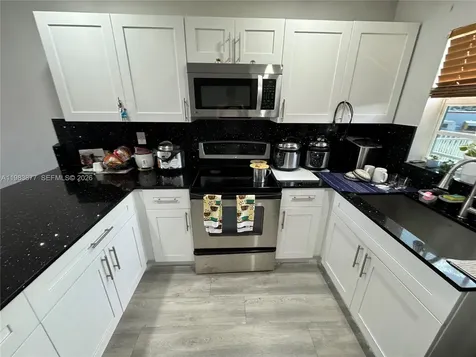 6850 W 16th Drive Hialeah FL 33014