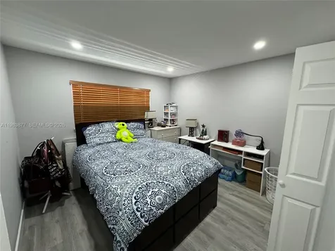 6850 W 16th Drive Hialeah FL 33014