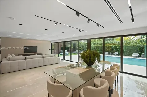 20020 NE 21st Court Miami FL 33179