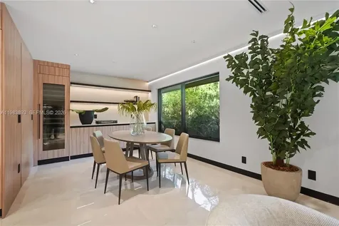 20020 NE 21st Court Miami FL 33179