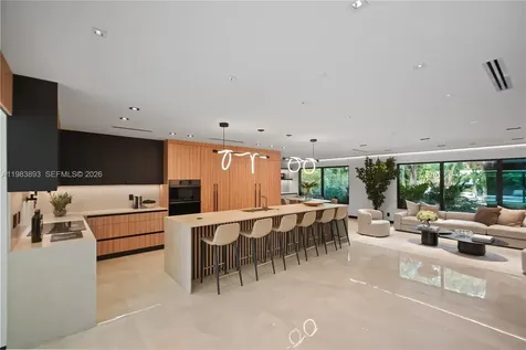 20020 NE 21st Court Miami FL 33179