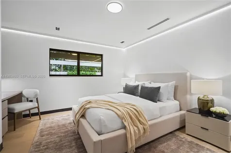 20020 NE 21st Court Miami FL 33179