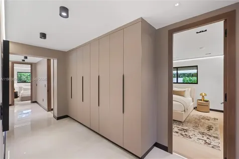20020 NE 21st Court Miami FL 33179