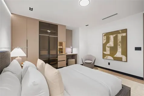 20020 NE 21st Court Miami FL 33179