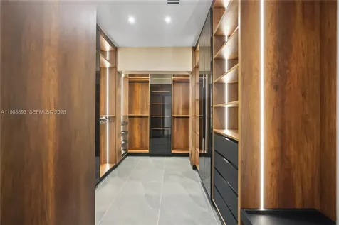 20020 NE 21st Court Miami FL 33179