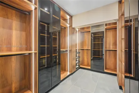 20020 NE 21st Court Miami FL 33179