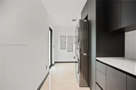 20020 NE 21st Court Miami FL 33179
