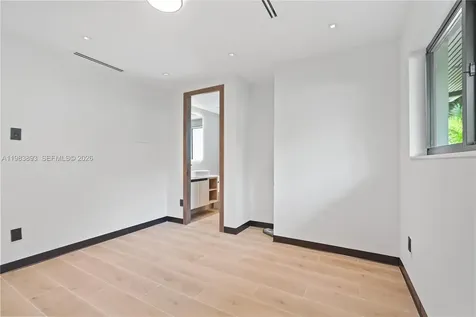 20020 NE 21st Court Miami FL 33179