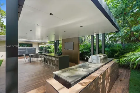 20020 NE 21st Court Miami FL 33179