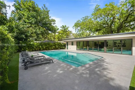 20020 NE 21st Court Miami FL 33179