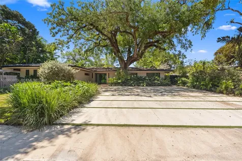 20020 NE 21st Court Miami FL 33179