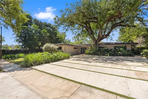 20020 NE 21st Court Miami FL 33179