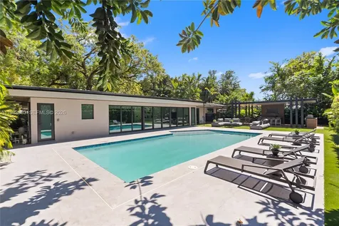 20020 NE 21st Court Miami FL 33179