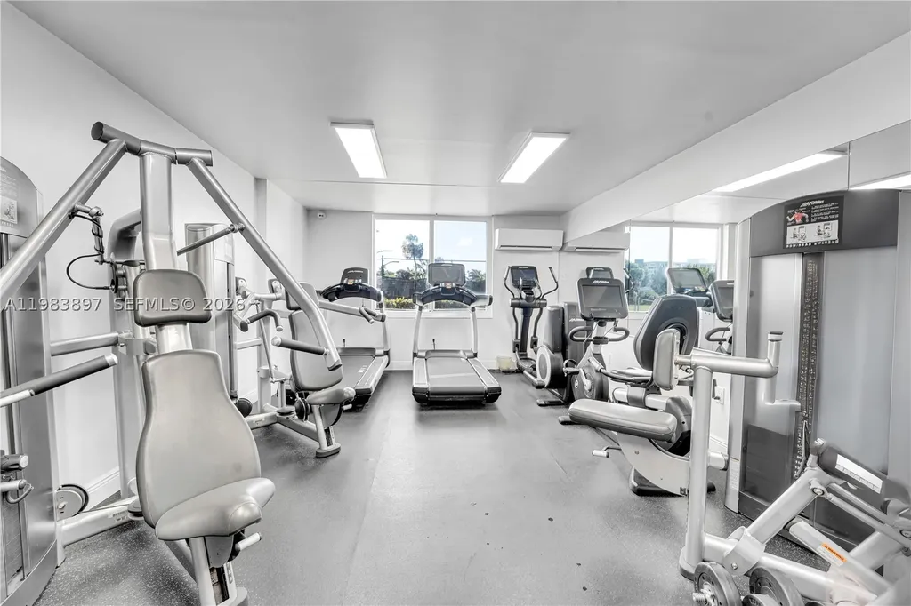 919 Hillcrest Drive Hollywood FL 33021