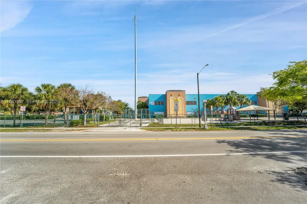 919 Hillcrest Drive Hollywood FL 33021
