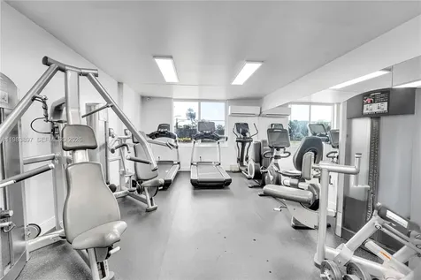 919 Hillcrest Drive Hollywood FL 33021
