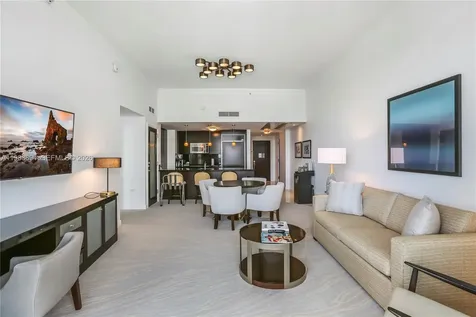 4391 Collins Avenue Miami Beach FL 33140