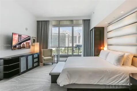 4391 Collins Avenue Miami Beach FL 33140