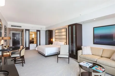 4391 Collins Avenue Miami Beach FL 33140
