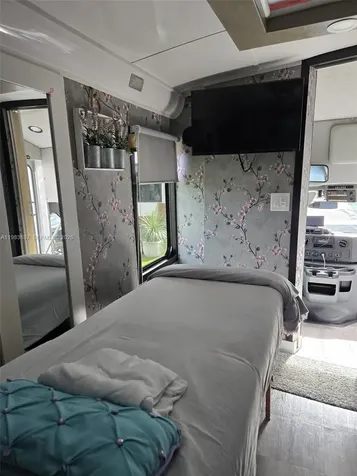 Movil Spa SW For Sale Miami FL 33145