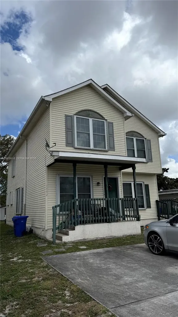 1738 SW 44th Terrace Fort Lauderdale FL 33317