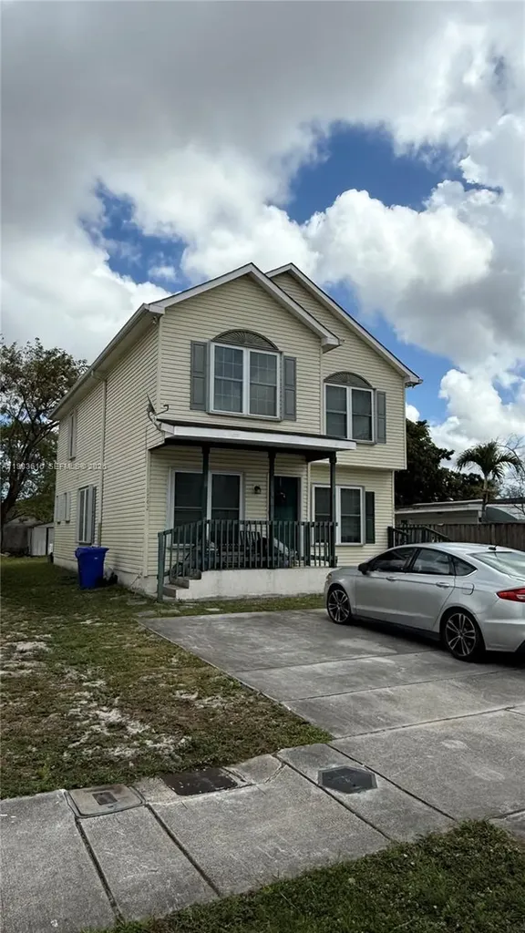 1738 SW 44th Terrace Fort Lauderdale FL 33317