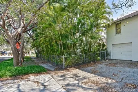 2000 S Miami Avenue Miami FL 33129