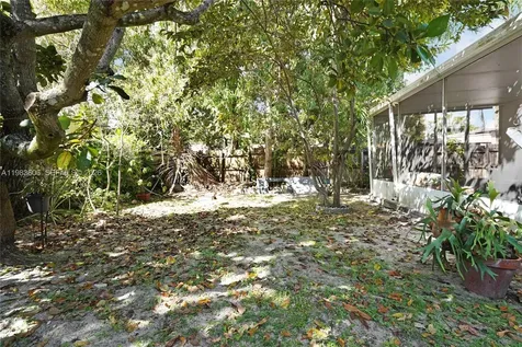 2122 SW 58th Avenue Miami FL 33155