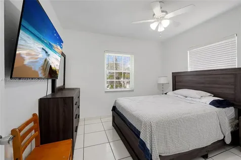2122 SW 58th Avenue Miami FL 33155