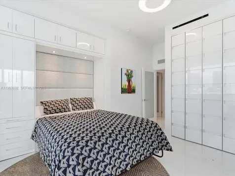 100 Lincoln Road Miami Beach FL 33139