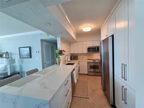 2501 S Ocean Drive Hollywood FL 33019