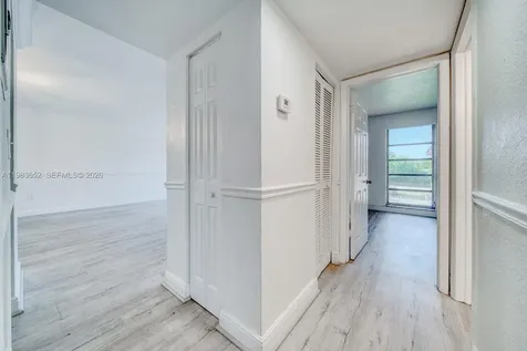 9459 SW 76th Street Miami FL 33173