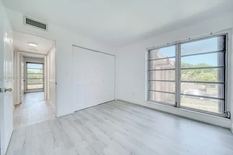 9459 SW 76th Street Miami FL 33173