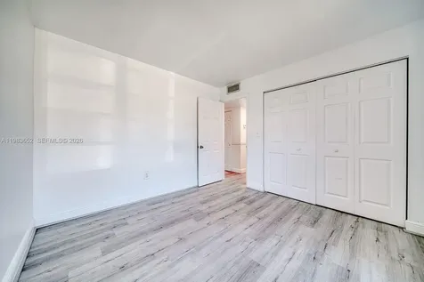 9459 SW 76th Street Miami FL 33173