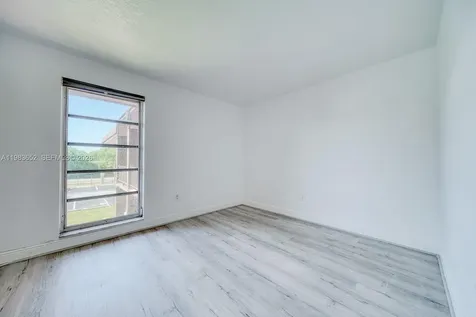 9459 SW 76th Street Miami FL 33173