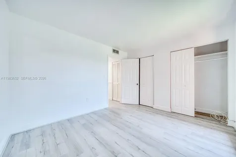 9459 SW 76th Street Miami FL 33173