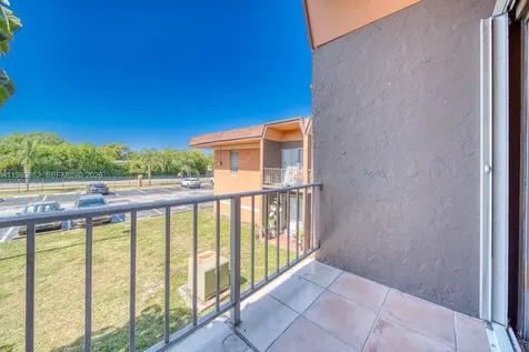 9459 SW 76th Street Miami FL 33173
