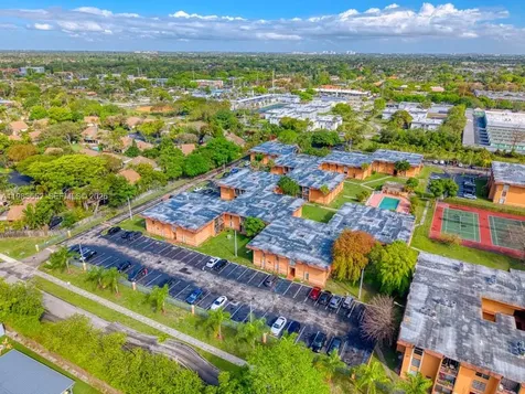 9459 SW 76th Street Miami FL 33173