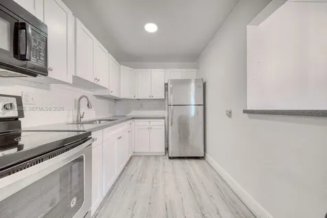9459 SW 76th Street Miami FL 33173