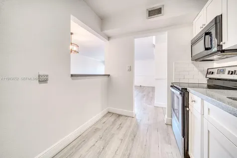 9459 SW 76th Street Miami FL 33173