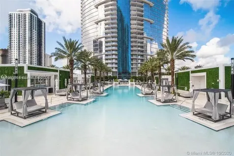 851 NE 1st Avenue Miami FL 33132