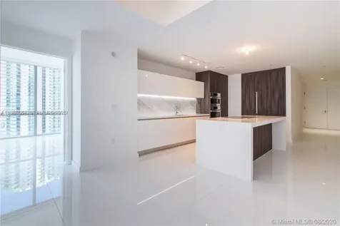851 NE 1st Avenue Miami FL 33132
