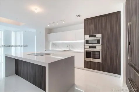 851 NE 1st Avenue Miami FL 33132