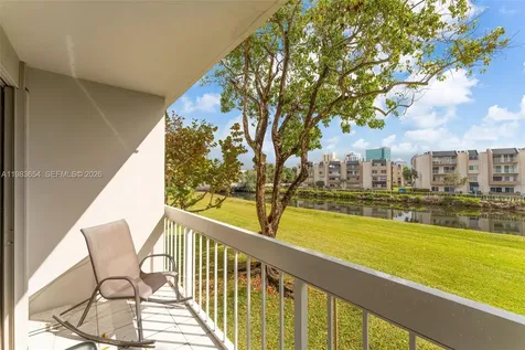 7722 Camino Real Miami FL 33143