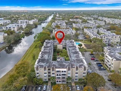 7722 Camino Real Miami FL 33143